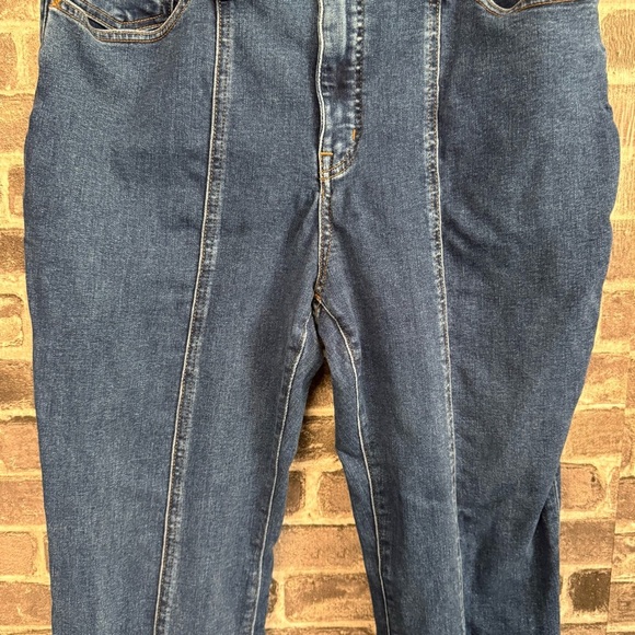 Madewell Skinny Flare Jeans in Sevier Wash Seamed Edition - Picture 5 of 13